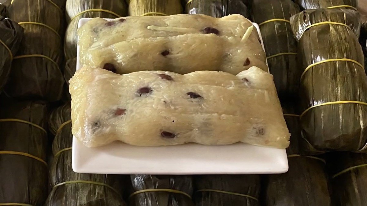 Bánh tét dừa chay